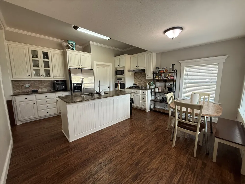 1009 W 7th Street Justin, TX 76247