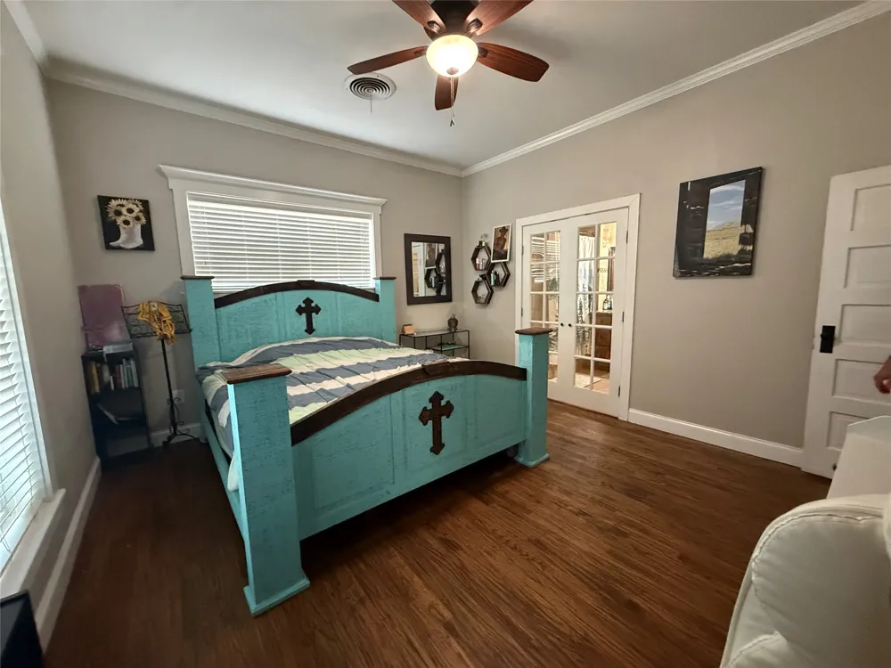 1009 W 7th Street Justin, TX 76247
