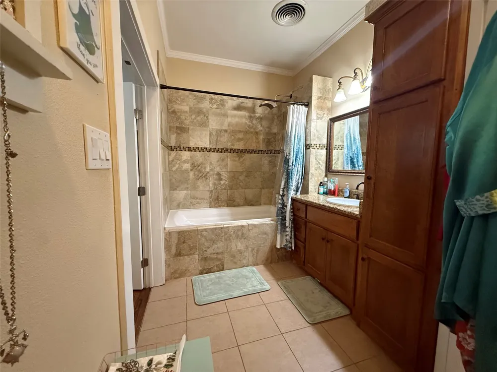 1009 W 7th Street Justin, TX 76247