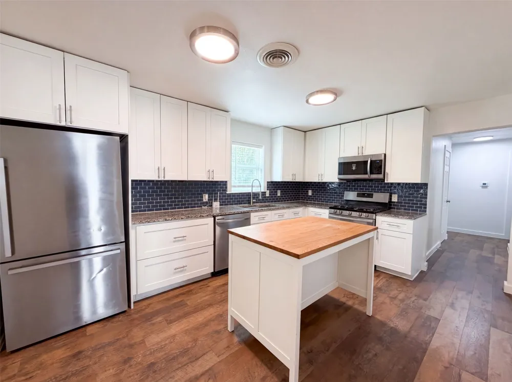 832 Central Drive Bedford, TX 76022