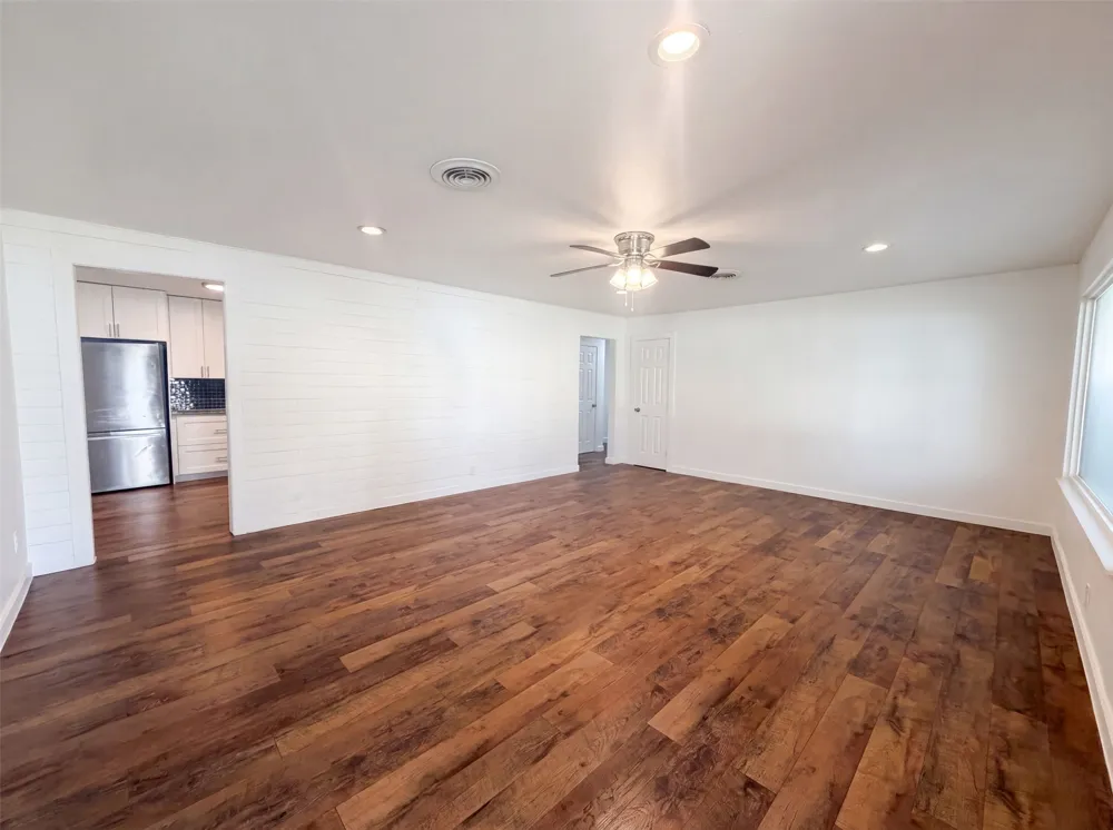 832 Central Drive Bedford, TX 76022
