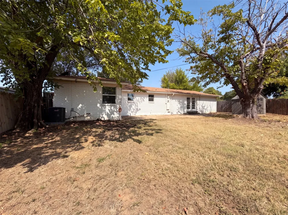 832 Central Drive Bedford, TX 76022