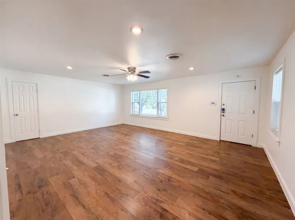 832 Central Drive Bedford, TX 76022