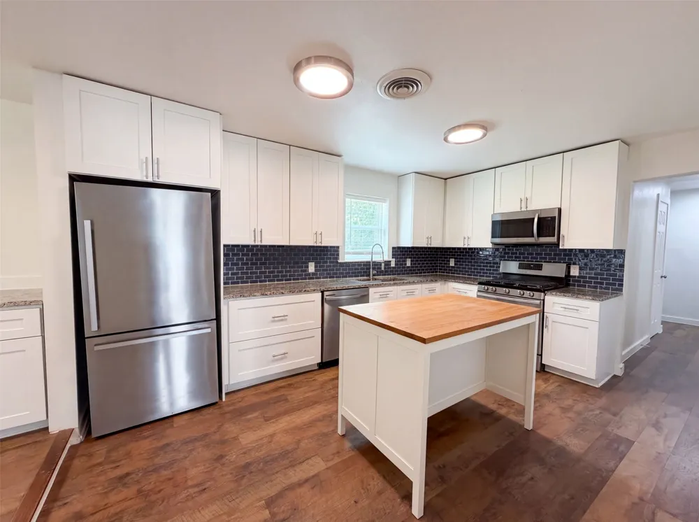 832 Central Drive Bedford, TX 76022