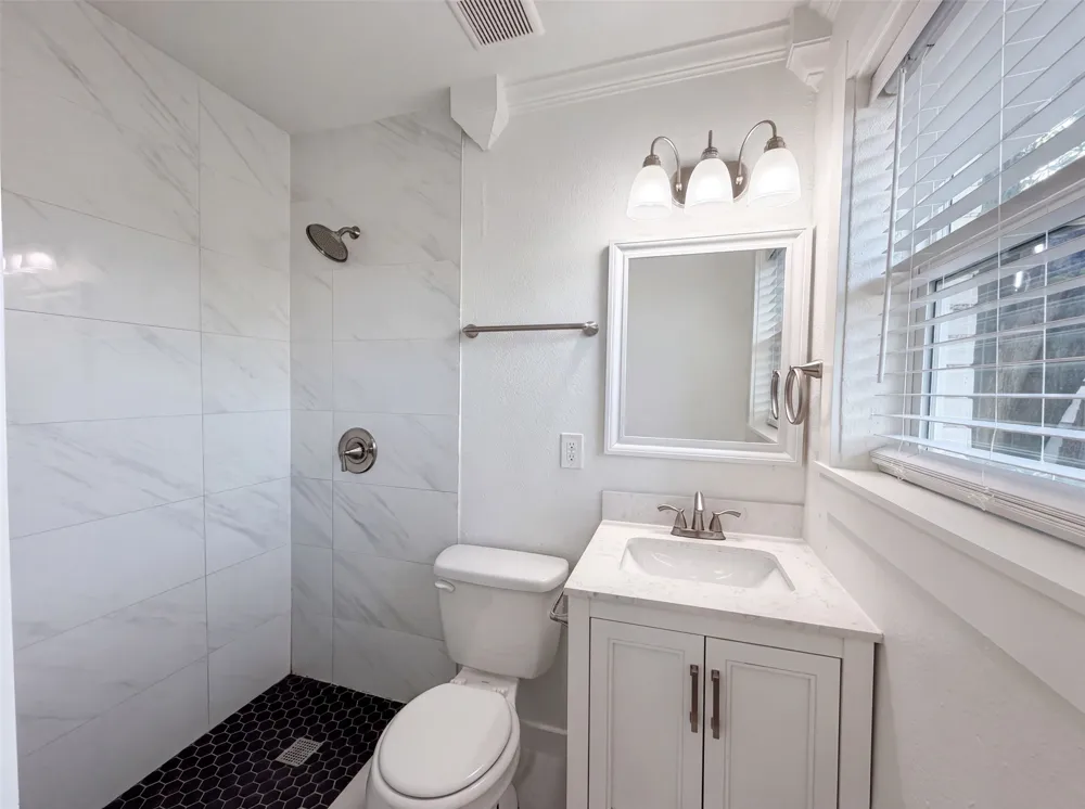 832 Central Drive Bedford, TX 76022