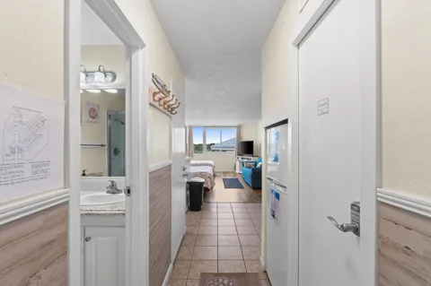 8817 S Thomas Drive #A418