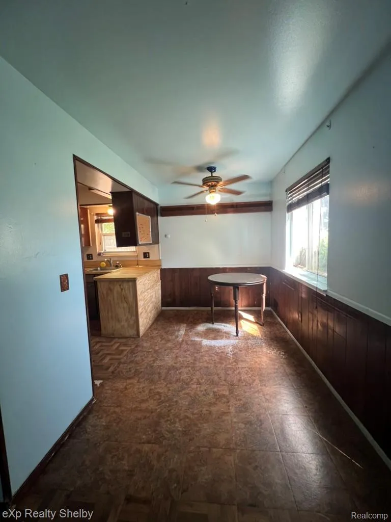 19833 Macel Street Roseville City, MI 48066