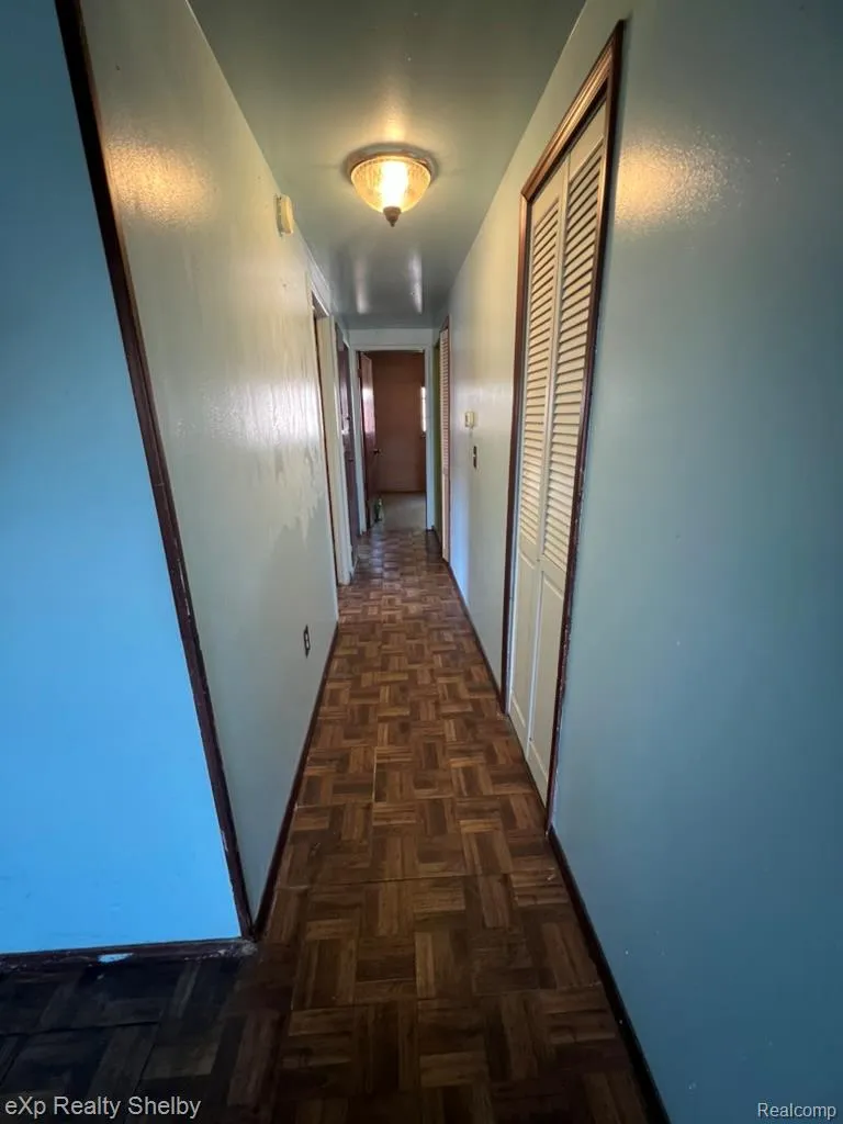 19833 Macel Street Roseville City, MI 48066