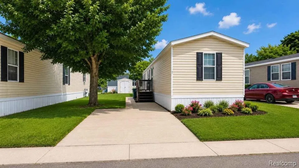 13318 Dixie Highway #174 Groveland Township, MI 48442
