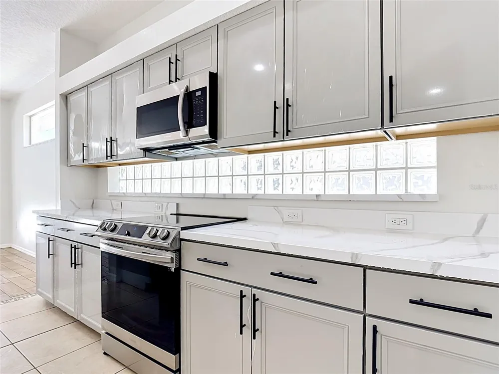 2944 SUNSET VISTA BOULEVARD Kissimmee, FL 34747