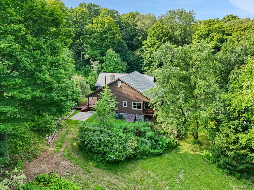 39 Miller Hill Woods Court Carmel, NY 10512