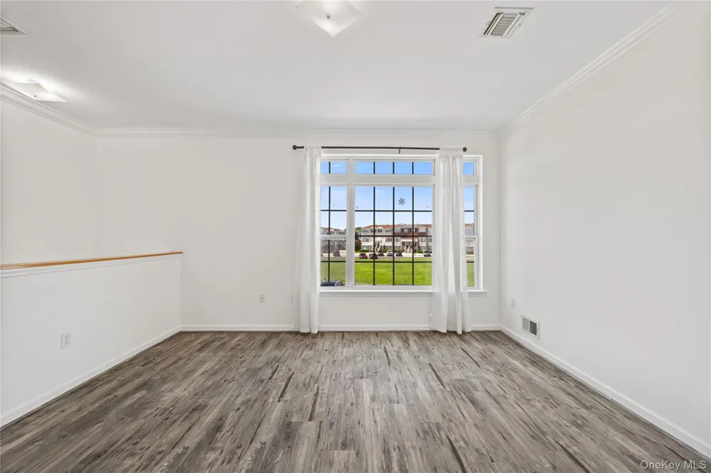 102 Surf Drive Bronx, NY 10473