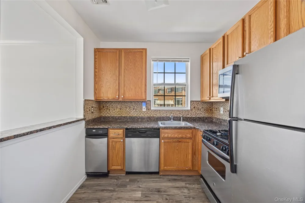 102 Surf Drive Bronx, NY 10473