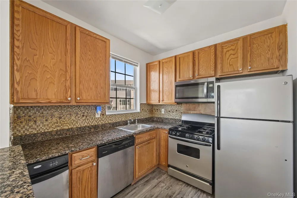 102 Surf Drive Bronx, NY 10473