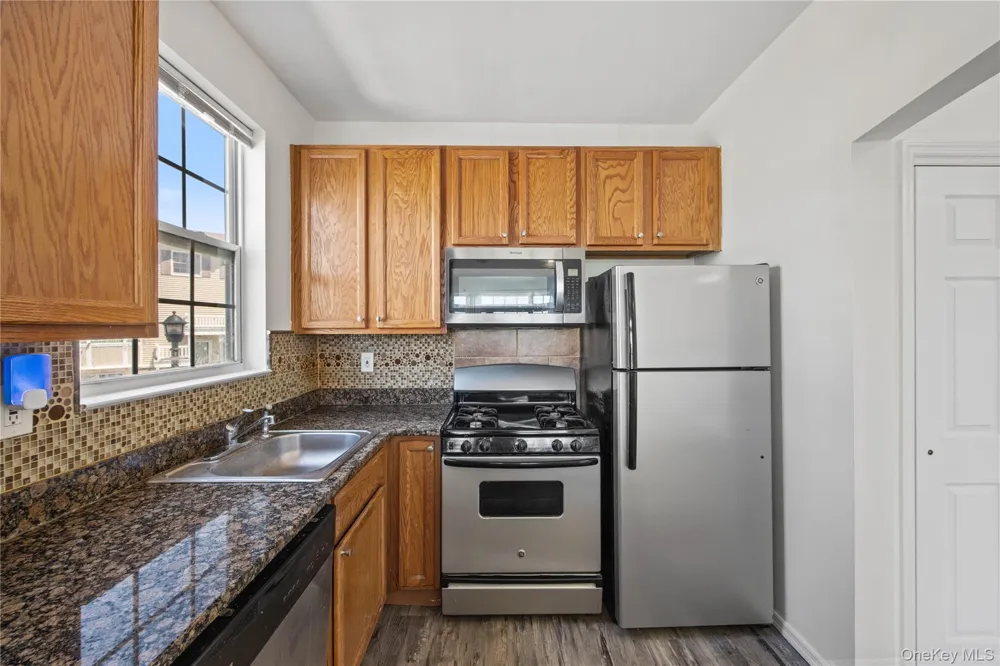 102 Surf Drive Bronx, NY 10473