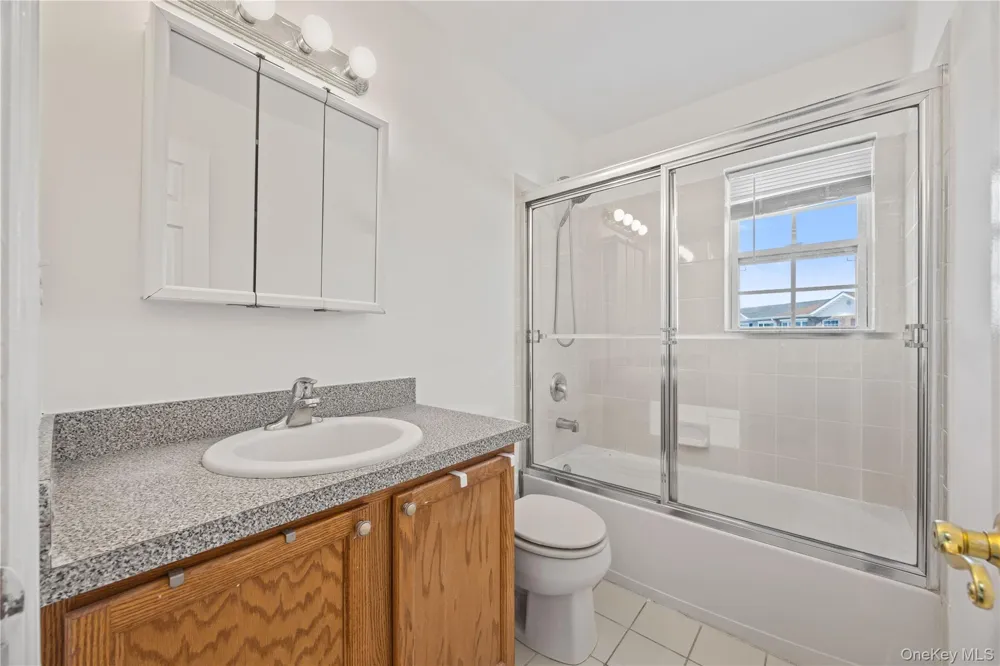 102 Surf Drive Bronx, NY 10473