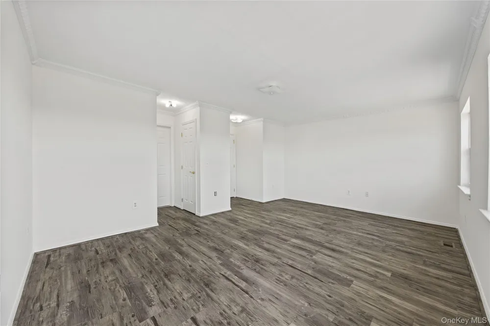 102 Surf Drive Bronx, NY 10473