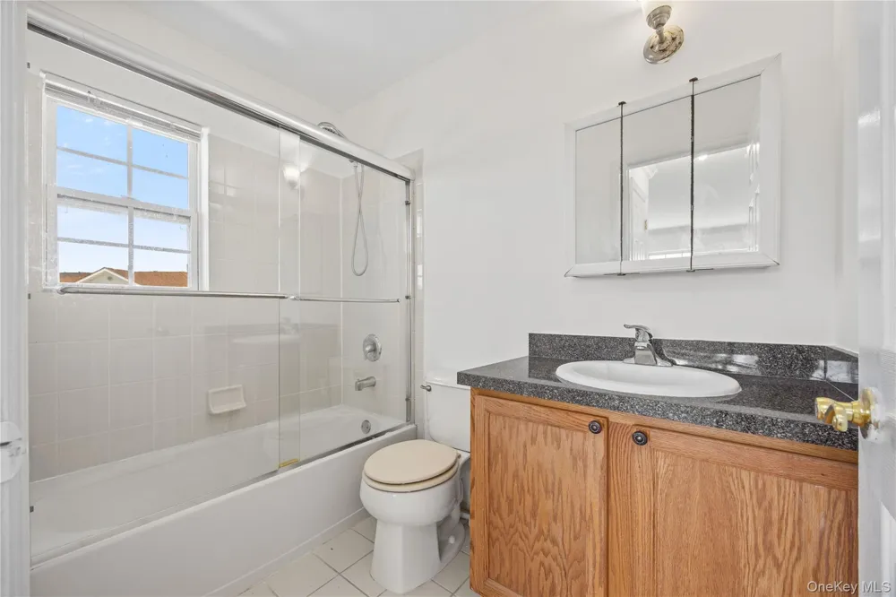 102 Surf Drive Bronx, NY 10473