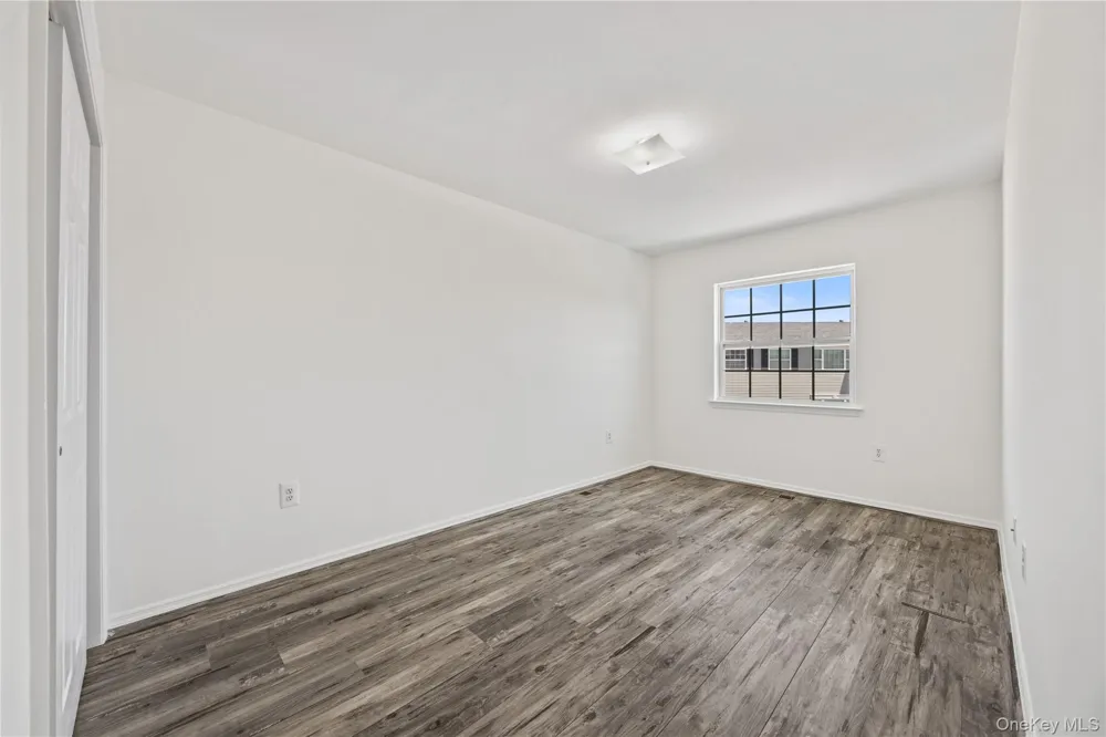 102 Surf Drive Bronx, NY 10473