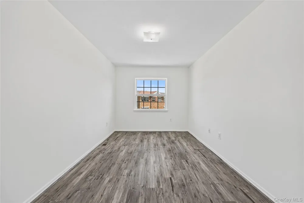 102 Surf Drive Bronx, NY 10473