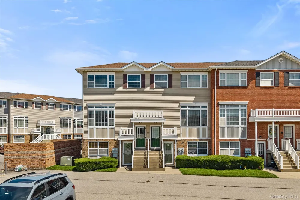 102 Surf Drive Bronx, NY 10473