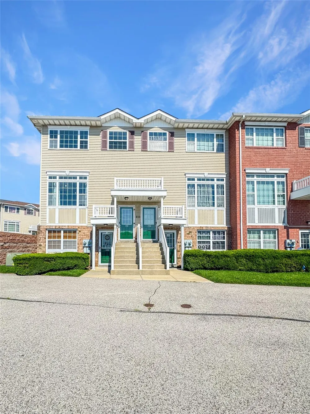 102 Surf Drive Bronx, NY 10473