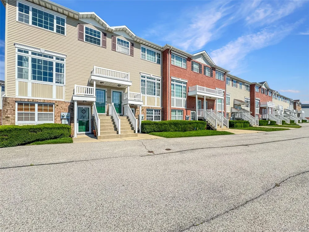 102 Surf Drive Bronx, NY 10473