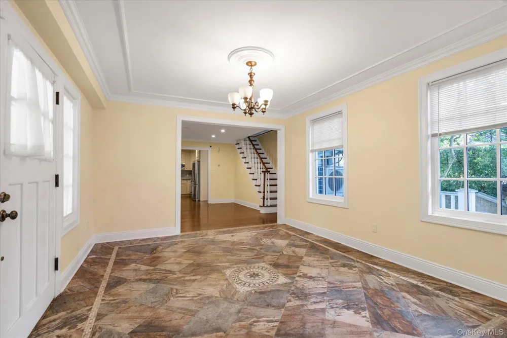 240-02 Poplar Street Douglaston, NY 11363