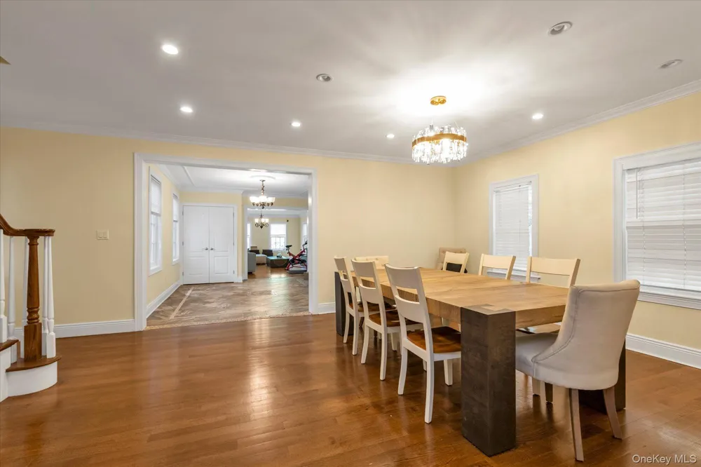 240-02 Poplar Street Douglaston, NY 11363