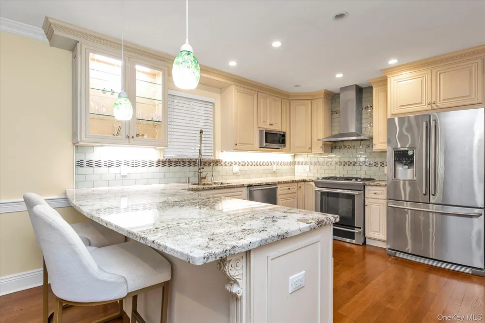 240-02 Poplar Street Douglaston, NY 11363