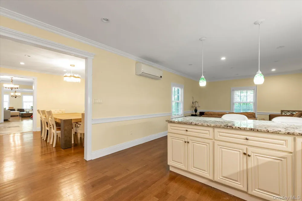 240-02 Poplar Street Douglaston, NY 11363