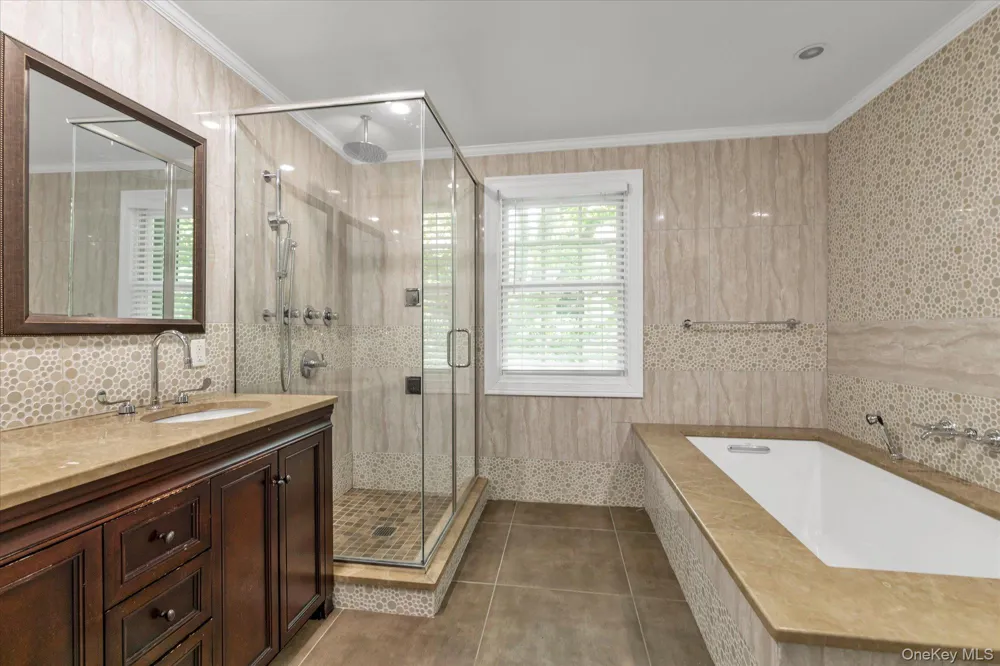 240-02 Poplar Street Douglaston, NY 11363