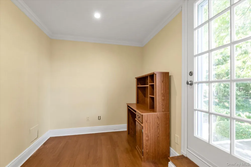 240-02 Poplar Street Douglaston, NY 11363