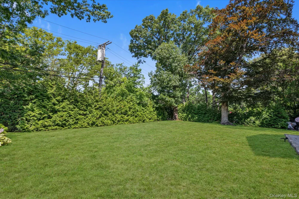 240-02 Poplar Street Douglaston, NY 11363