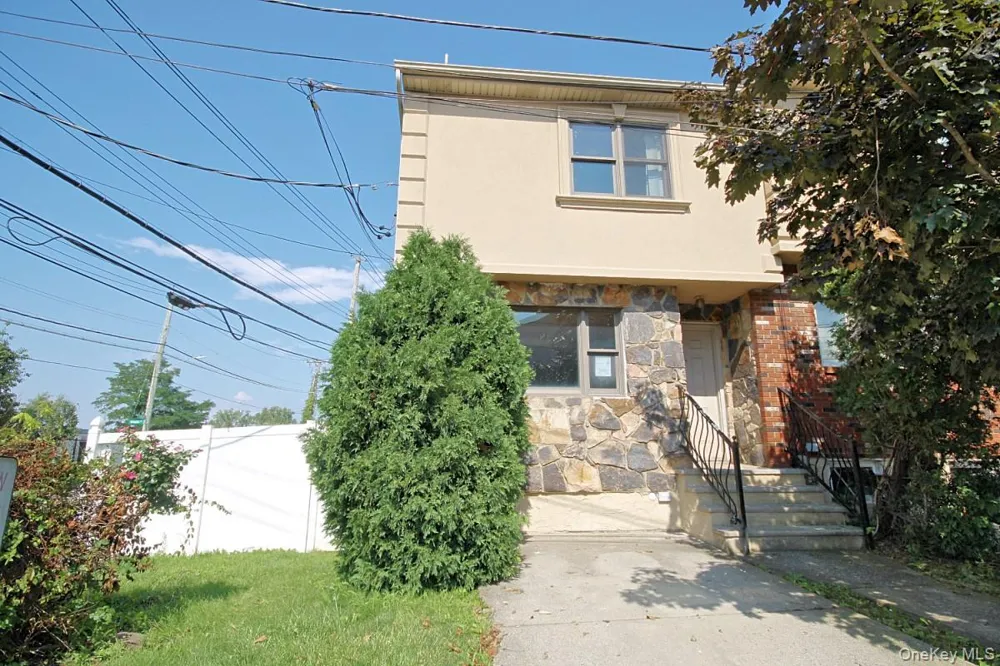 5 Abbey Road Staten Island, NY 10308