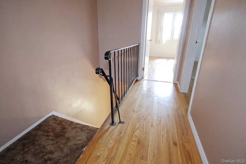 5 Abbey Road Staten Island, NY 10308