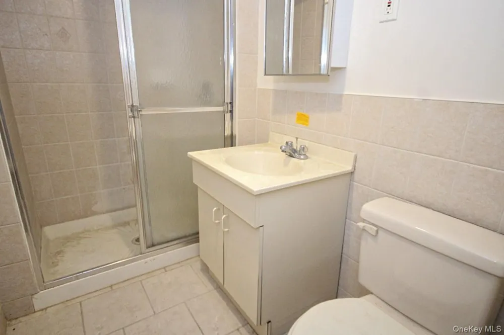 5 Abbey Road Staten Island, NY 10308