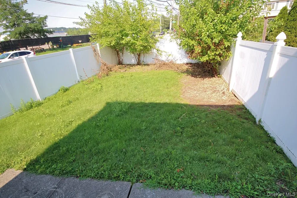 5 Abbey Road Staten Island, NY 10308