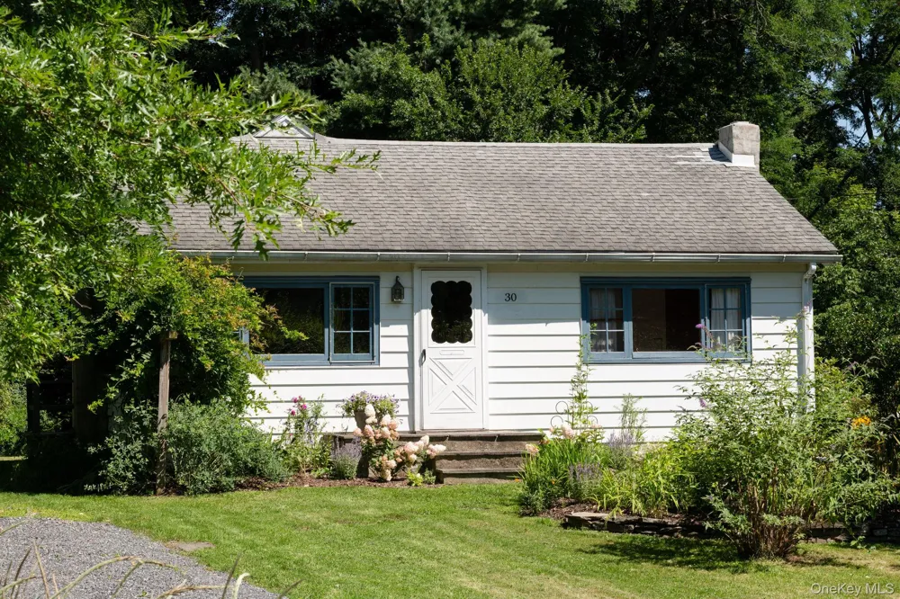 30 Locust Grove Road Rhinebeck, NY 12572