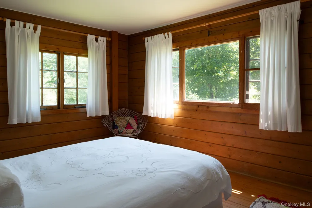 30 Locust Grove Road Rhinebeck, NY 12572