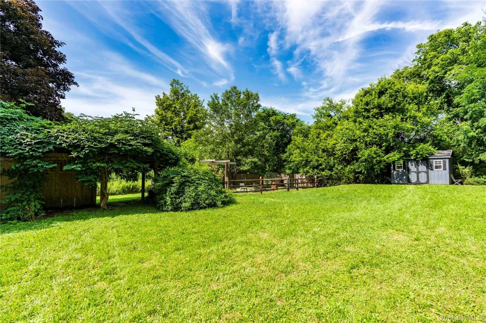 11 Miller Road Rhinebeck, NY 12572