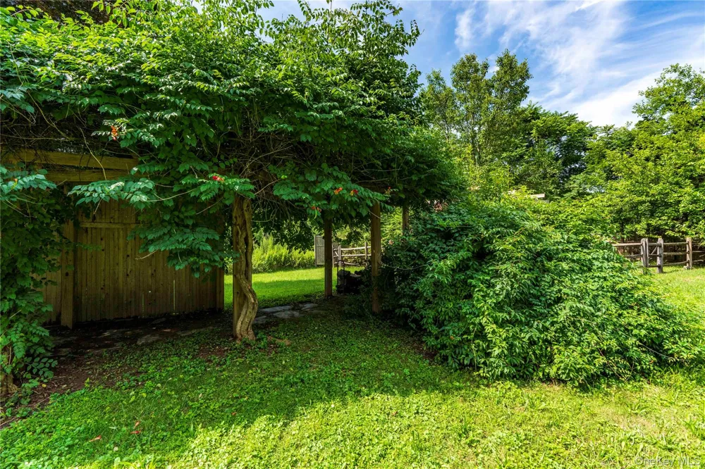 11 Miller Road Rhinebeck, NY 12572