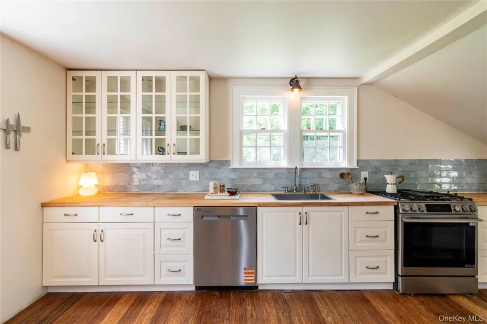 11 Miller Road Rhinebeck, NY 12572