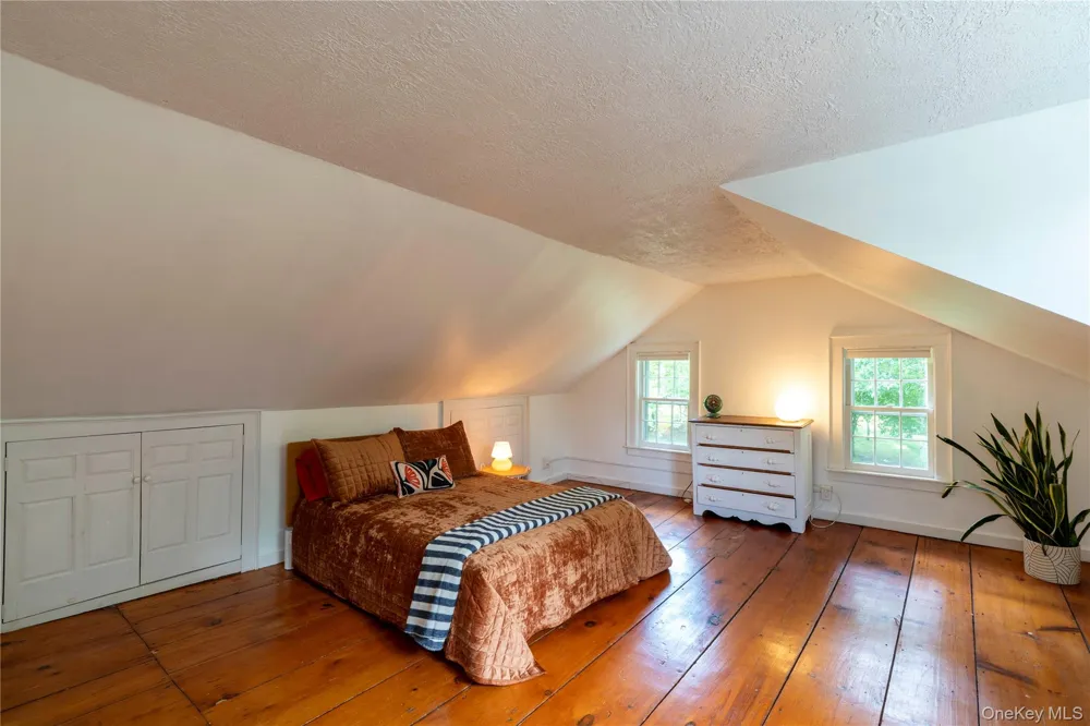 11 Miller Road Rhinebeck, NY 12572
