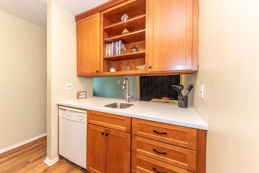 2317 Packard Street #B104 Ann Arbor, MI 48104