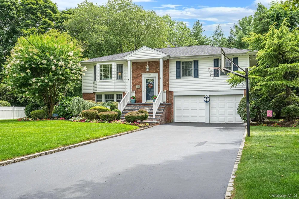 212 Cedrus Avenue East Northport, NY 11731