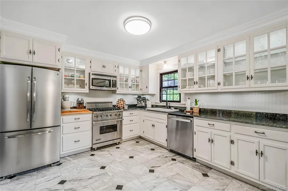 188 Hallock Street Riverhead, NY 11901