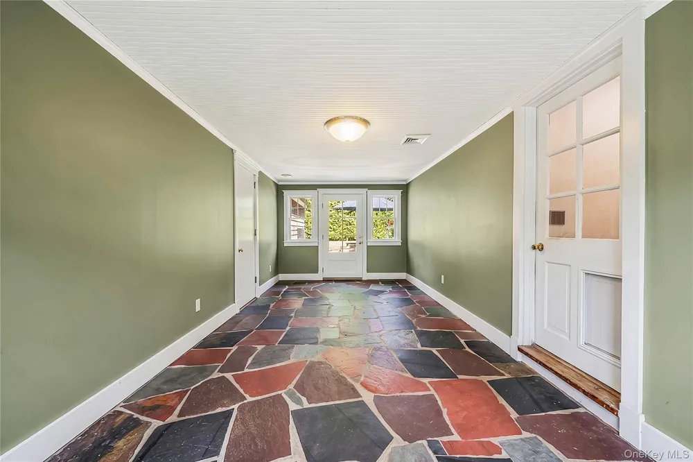 188 Hallock Street Riverhead, NY 11901