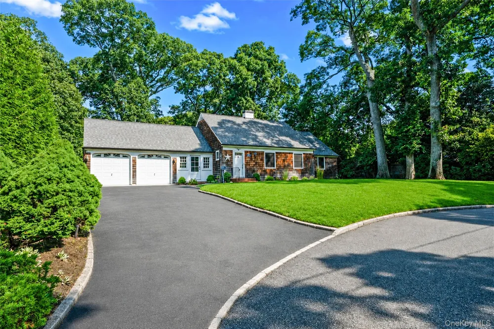 188 Hallock Street Riverhead, NY 11901