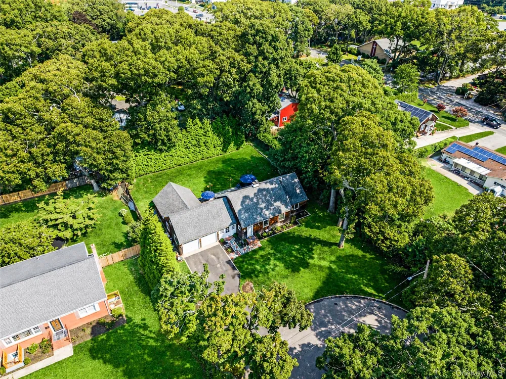 188 Hallock Street Riverhead, NY 11901